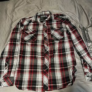 Long sleeved casual plaid shirt